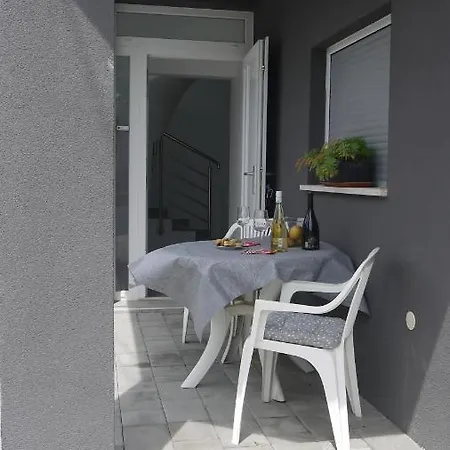 Sunrise Penthouse Appartamento Ližnjan